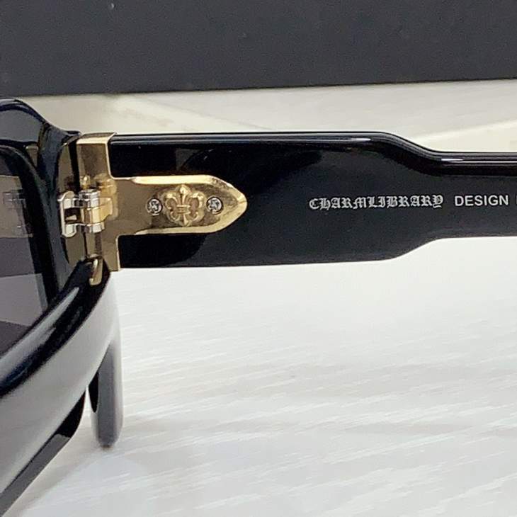 Picture of Chrome Hearts Sunglasses _SKUfw62888179fw
